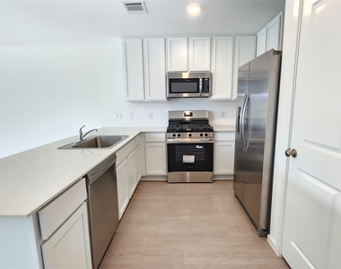 6303 Geyser Starish Drive - Photo Thumbnail 4