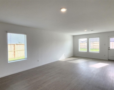 6303 Geyser Starish Drive - Photo Thumbnail 6