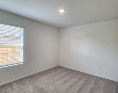 6303 Geyser Starish Drive - Photo Thumbnail 25