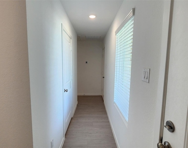 6303 Geyser Starish Drive - Photo Thumbnail 18