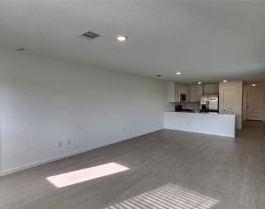 6303 Geyser Starish Drive - Photo Thumbnail 9
