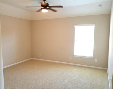 25406 Archdale Court - Photo Thumbnail 23