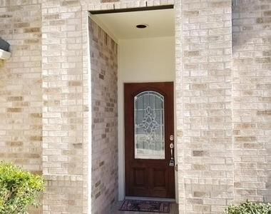 25406 Archdale Court - Photo Thumbnail 3