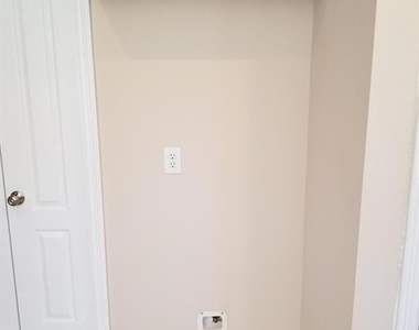 25406 Archdale Court - Photo Thumbnail 34