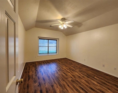 24422 Travis House Lane - Photo Thumbnail 11