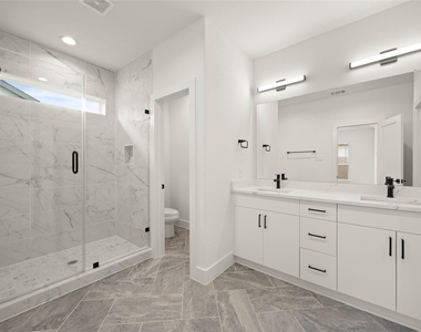 2711 Sunrise Breeze Drive - Photo Thumbnail 15