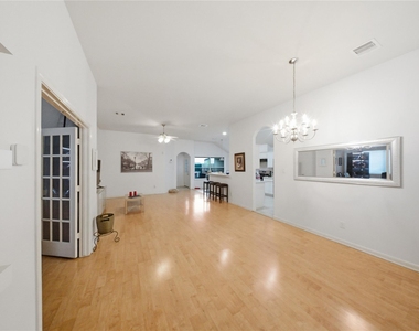 13335 Gardnerville St - Photo Thumbnail 8