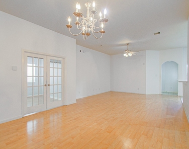 13335 Gardnerville St - Photo Thumbnail 5