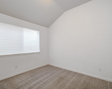 13335 Gardnerville St - Photo Thumbnail 17