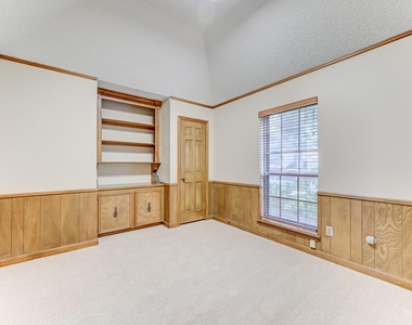 5311 Havenwoods Drive - Photo Thumbnail 12