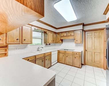 5311 Havenwoods Drive - Photo Thumbnail 16