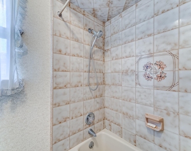 5311 Havenwoods Drive - Photo Thumbnail 37