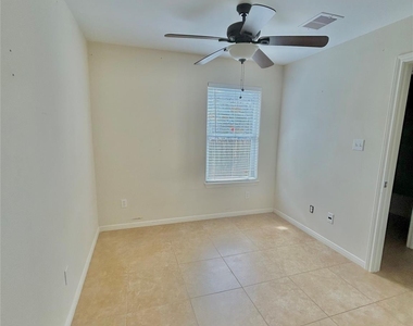 3807 Putnam Drive - Photo Thumbnail 4