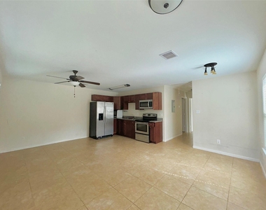 3807 Putnam Drive - Photo Thumbnail 7
