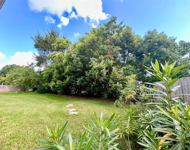 3807 Putnam Drive - Photo Thumbnail 12