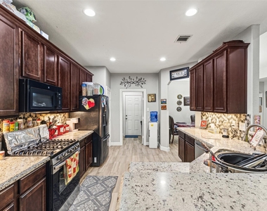 267 Freeman Boulevard - Photo Thumbnail 10