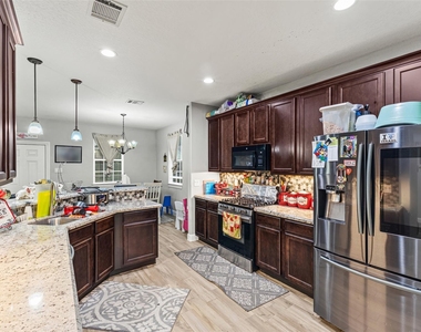 267 Freeman Boulevard - Photo Thumbnail 9