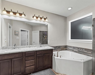 267 Freeman Boulevard - Photo Thumbnail 14