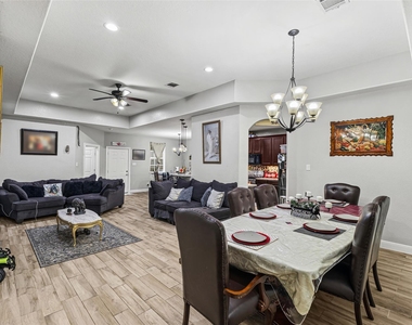 267 Freeman Boulevard - Photo Thumbnail 6
