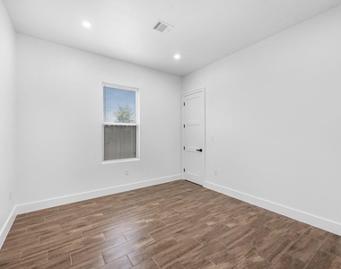 323 Road 5840 - Photo Thumbnail 24