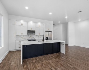 323 Road 5840 - Photo Thumbnail 5