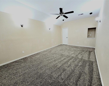 21914 Avalon Queen Drive - Photo Thumbnail 38