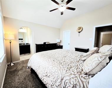 21914 Avalon Queen Drive - Photo Thumbnail 33