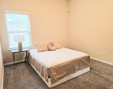 21914 Avalon Queen Drive - Photo Thumbnail 30