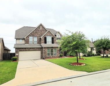 21914 Avalon Queen Drive - Photo Thumbnail 1