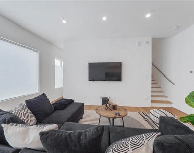 3511 Bell Street - Photo Thumbnail 11