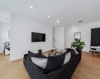 3511 Bell Street - Photo Thumbnail 9