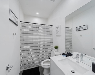 3511 Bell Street - Photo Thumbnail 4