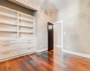 2219 Columbia Street - Photo Thumbnail 35