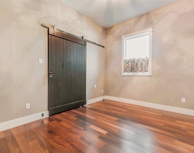 2219 Columbia Street - Photo Thumbnail 34