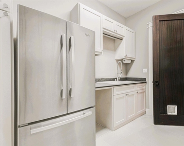 2219 Columbia Street - Photo Thumbnail 31