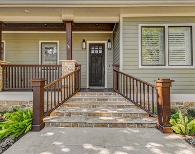 2219 Columbia Street - Photo Thumbnail 2