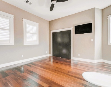 2219 Columbia Street - Photo Thumbnail 38
