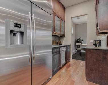 2219 Columbia Street - Photo Thumbnail 14