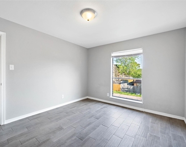2202 16th Avenue N - Photo Thumbnail 7