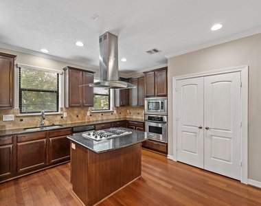 2045 W 14th 1/2 Street - Photo Thumbnail 11