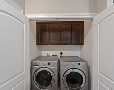 2045 W 14th 1/2 Street - Photo Thumbnail 21