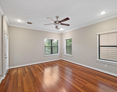 2045 W 14th 1/2 Street - Photo Thumbnail 24
