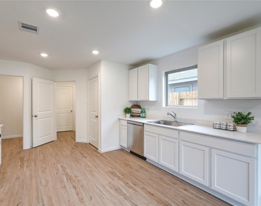 17914 Becker Landing Drive - Photo Thumbnail 15