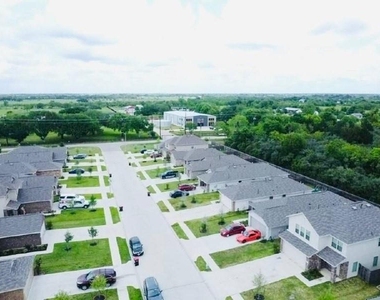 17914 Becker Landing Drive - Photo Thumbnail 3