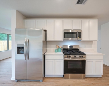 17914 Becker Landing Drive - Photo Thumbnail 11