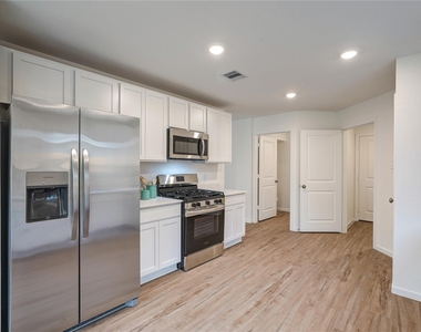 17914 Becker Landing Drive - Photo Thumbnail 12