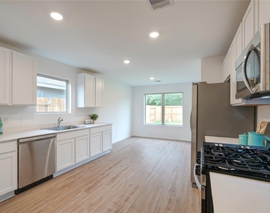 17914 Becker Landing Drive - Photo Thumbnail 13