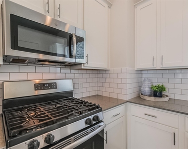 4817 Martin Oaks Lane - Photo Thumbnail 12