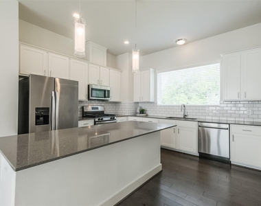 4817 Martin Oaks Lane - Photo Thumbnail 10