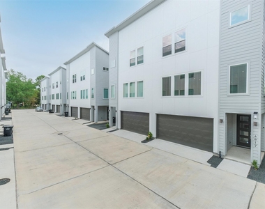 4817 Martin Oaks Lane - Photo Thumbnail 33